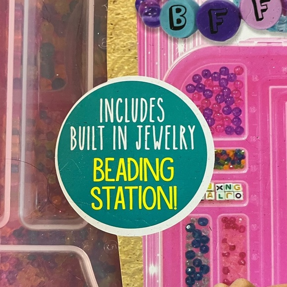 Your Décor Ultimate Jewelry Center Craft Kit – 3,000 Beads, 30+ Jewelry Pieces - Picture 13 of 16